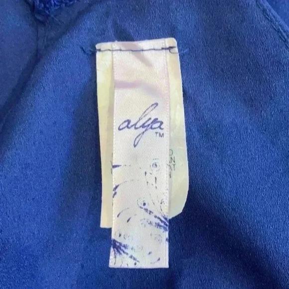 Alya dark royal blue tank top in size small - Picture 3 of 4